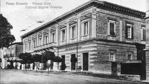 Immagine della storica sede aziendale rappresentata in una cartolina d'epoca